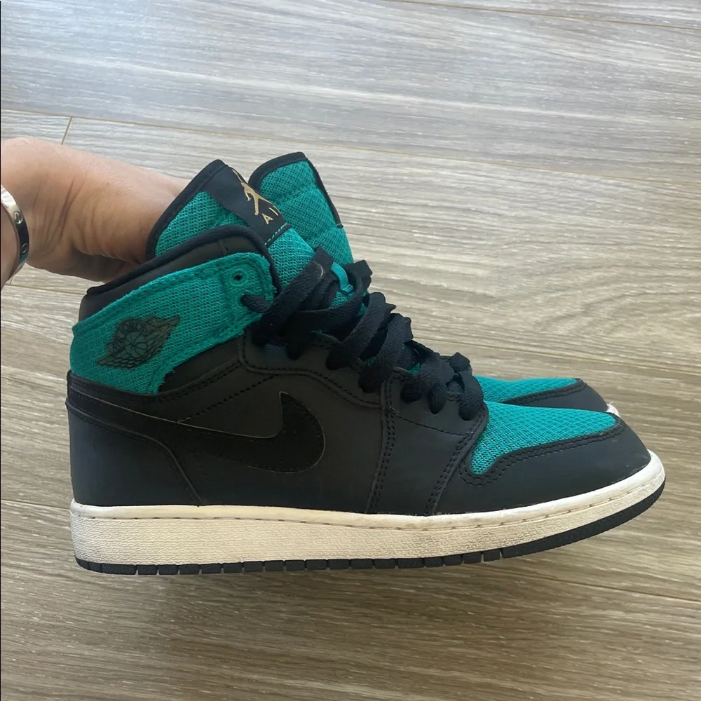 Air Jordan women’s Teal and Black High-Top Sneakers - Picture 3 of 4